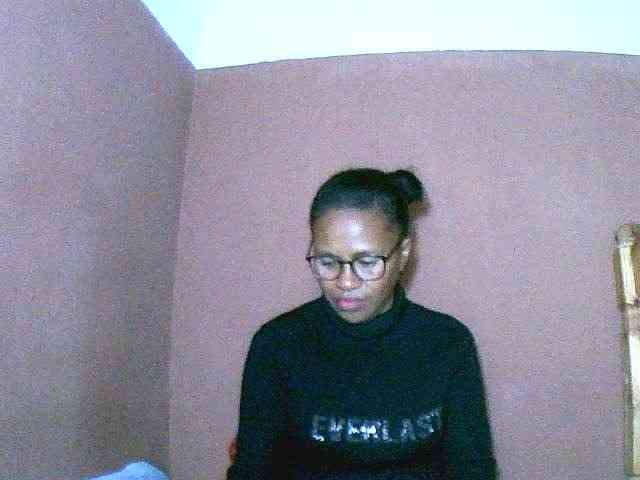 Nirinah2710 webcam