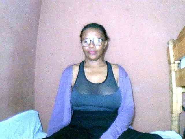 Nirinah2710 webcam