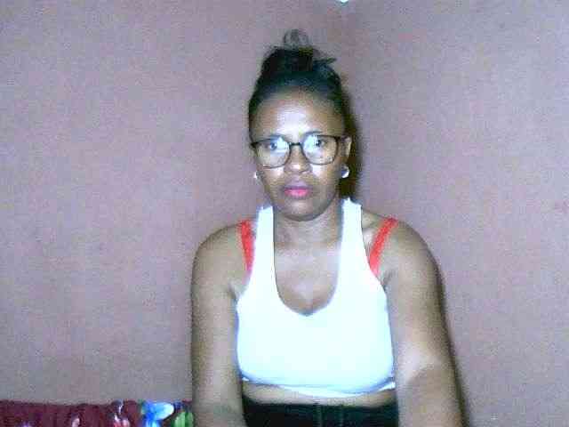 Nirinah2710 webcam