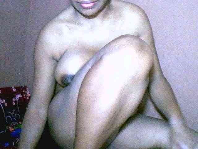 Nirinah2710 webcam