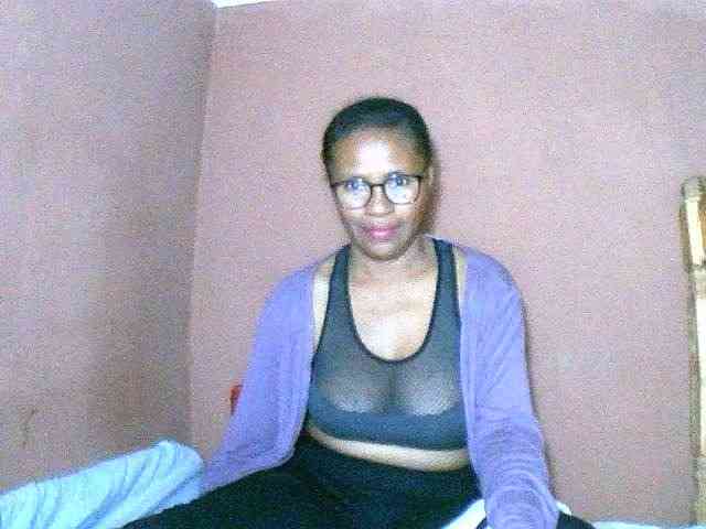 Nirinah2710 webcam