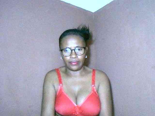 Nirinah2710 webcam