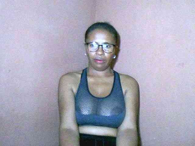 Nirinah2710 webcam