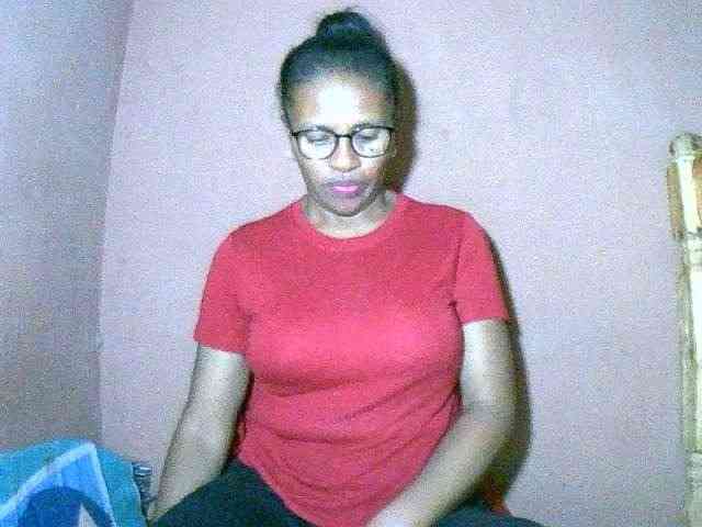 Nirinah2710 webcam