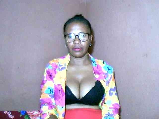 Nirinah2710 webcam