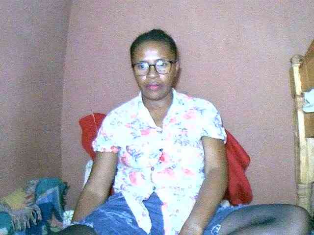 Nirinah2710 webcam