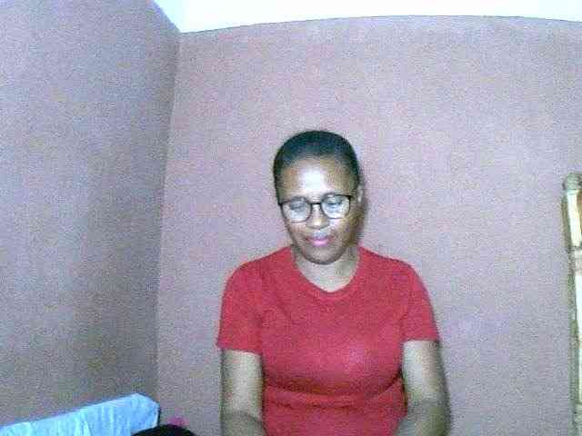 Nirinah2710 webcam