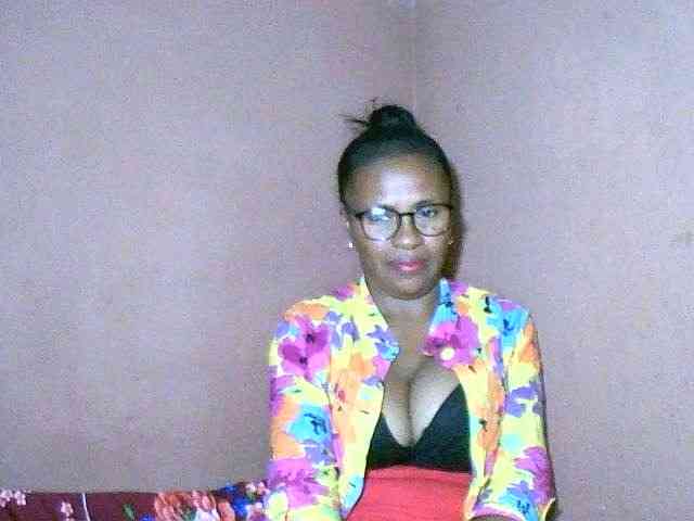 Nirinah2710 webcam