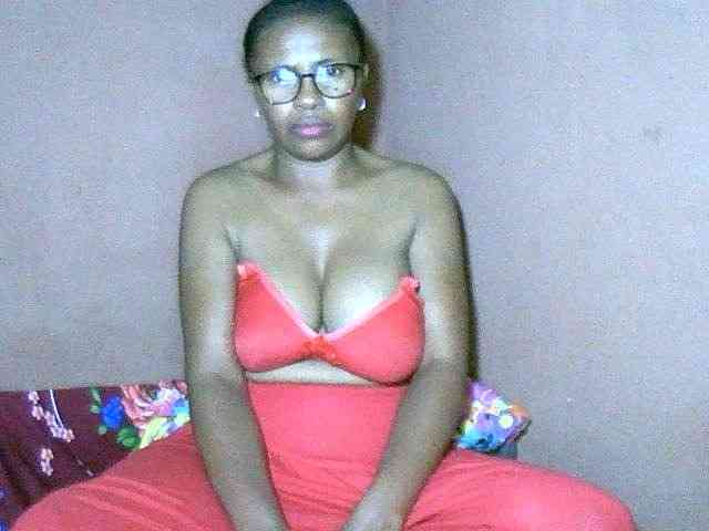 Nirinah2710 webcam