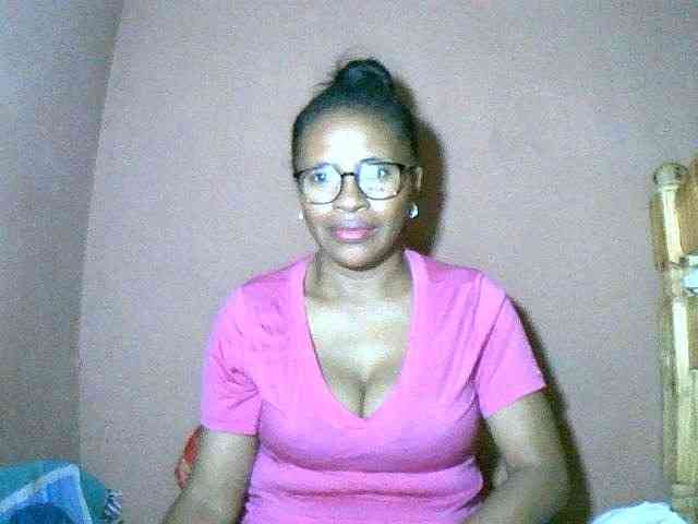Nirinah2710 webcam