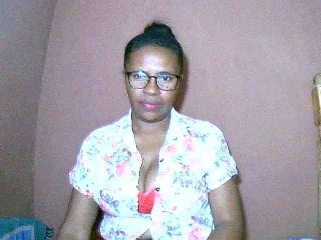 Nirinah2710 webcam