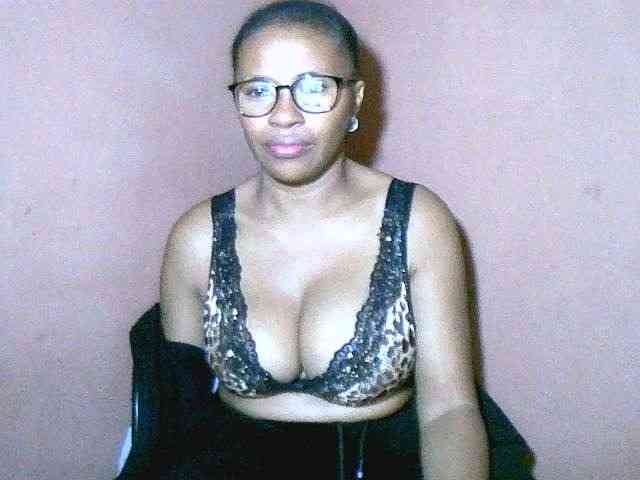 Nirinah2710 webcam