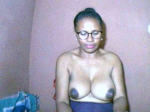 Nirinah2710 webcam