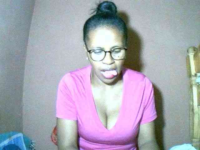 Nirinah2710 webcam