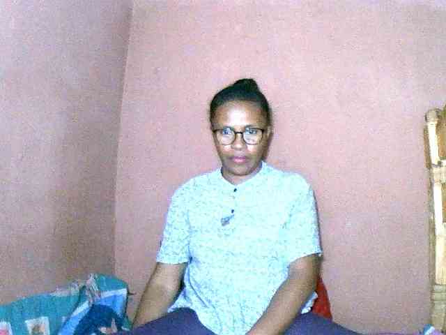 Nirinah2710 webcam