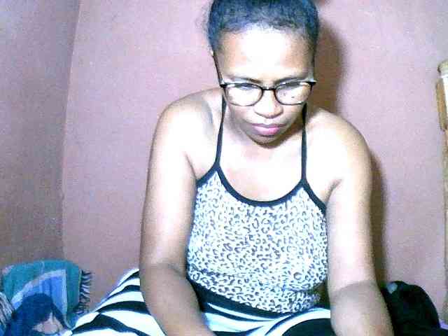 Nirinah2710 webcam