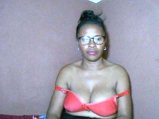 Nirinah2710 webcam