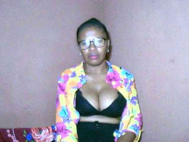 Nirinah2710 webcam