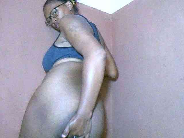 Nirinah2710 webcam
