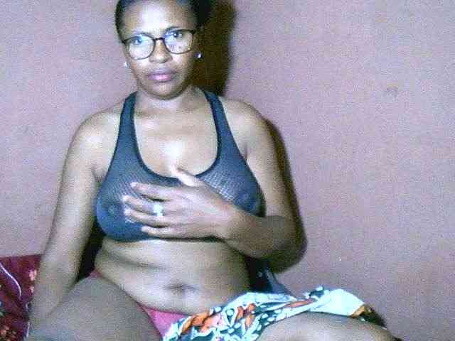 Nirinah2710 webcam