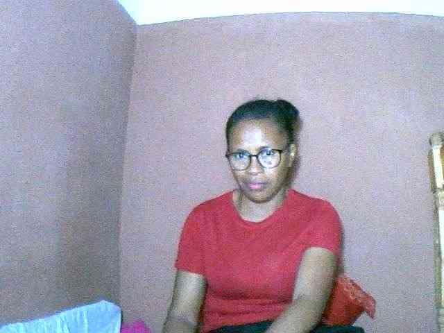 Nirinah2710 webcam