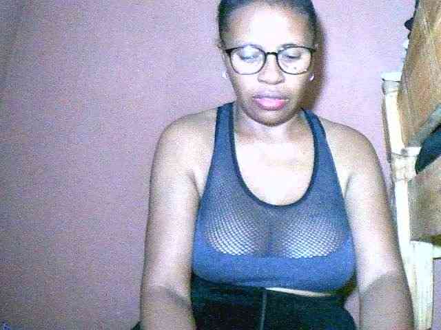 Nirinah2710 webcam