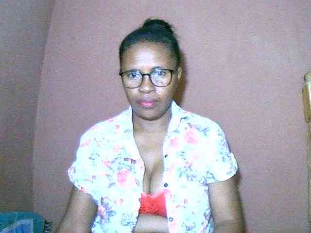 Nirinah2710 webcam