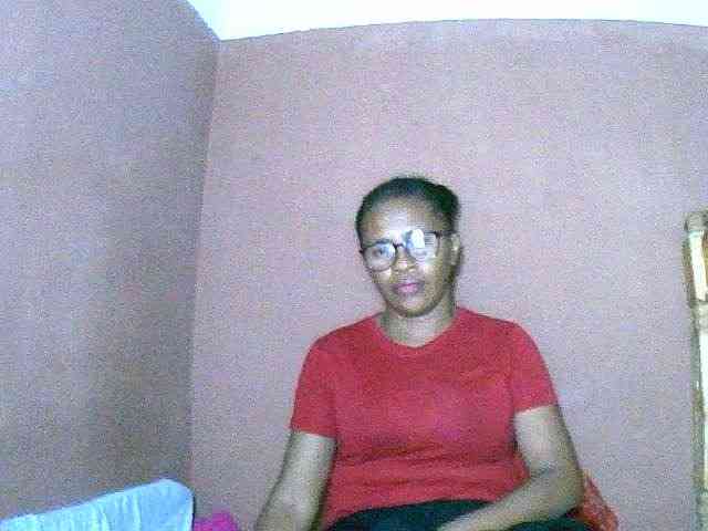 Nirinah2710 webcam