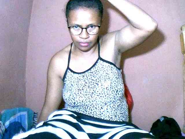 Nirinah2710 webcam