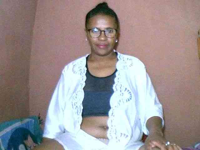 Nirinah2710 webcam