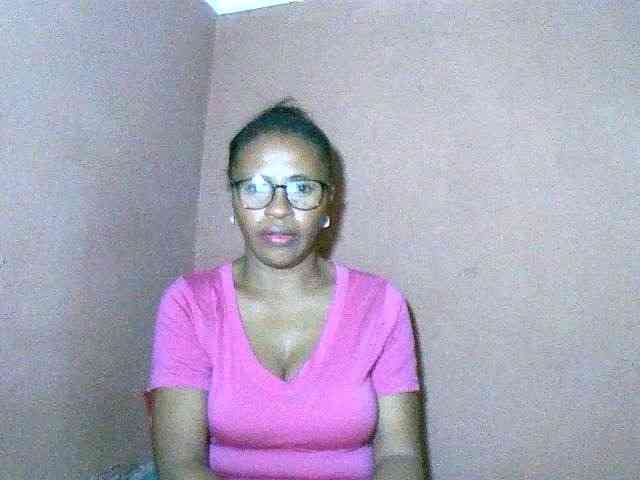 Nirinah2710 webcam