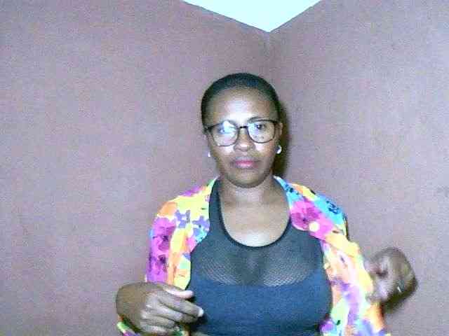 Nirinah2710 webcam