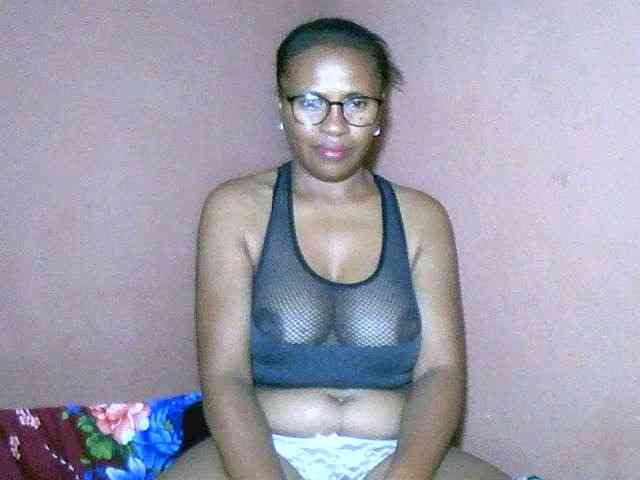 Nirinah2710 webcam