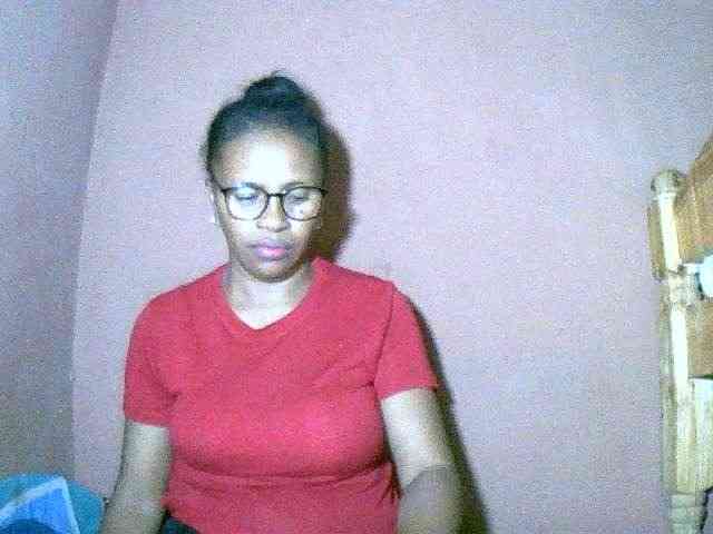 Nirinah2710 webcam