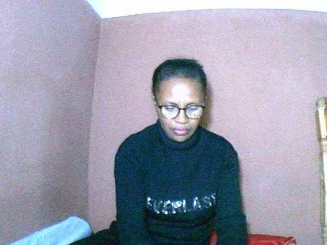 Nirinah2710 webcam