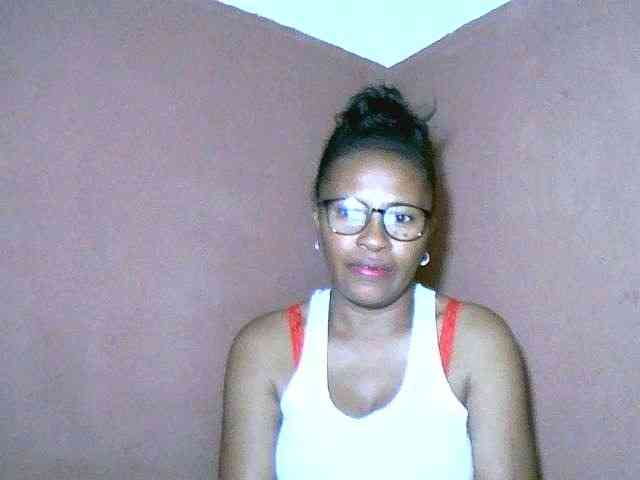 Nirinah2710 webcam