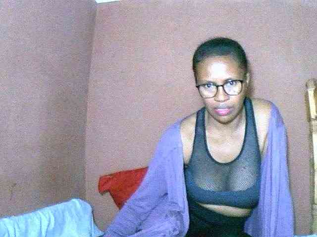 Nirinah2710 webcam