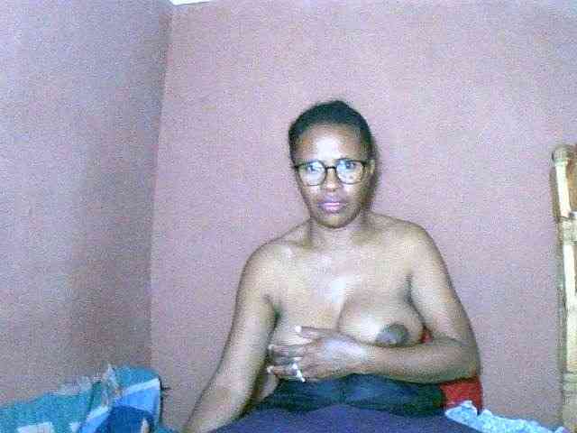 Nirinah2710 webcam