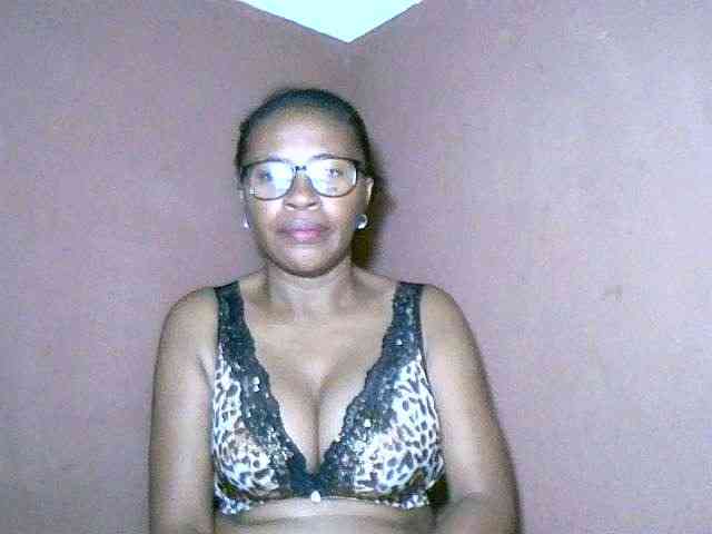 Nirinah2710 webcam