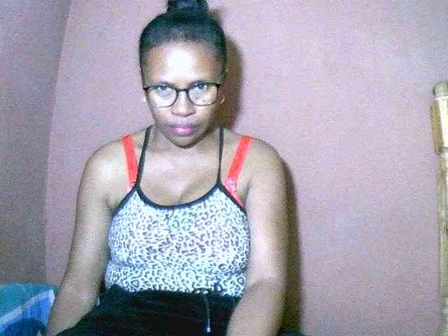 Nirinah2710 webcam