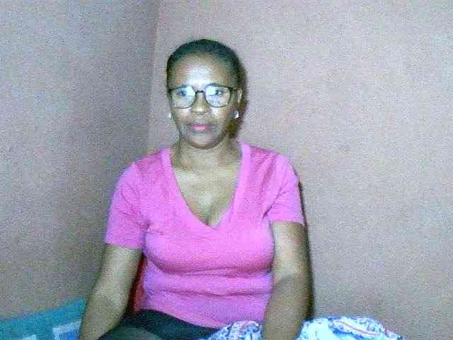Nirinah2710 webcam