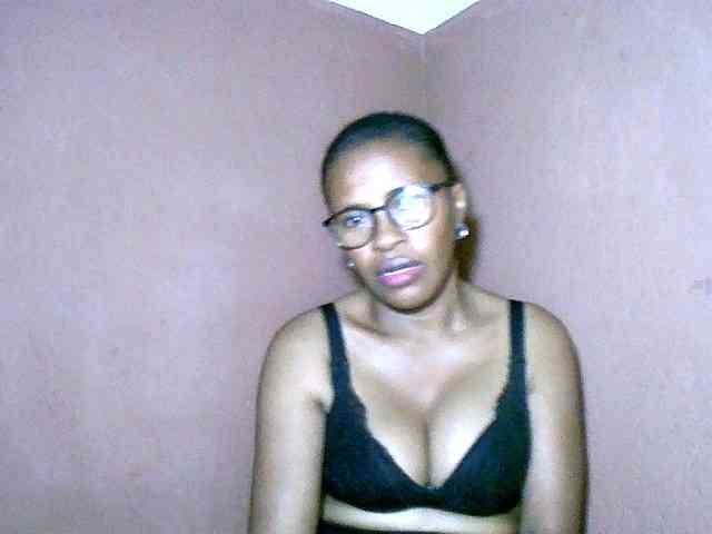 Nirinah2710 webcam