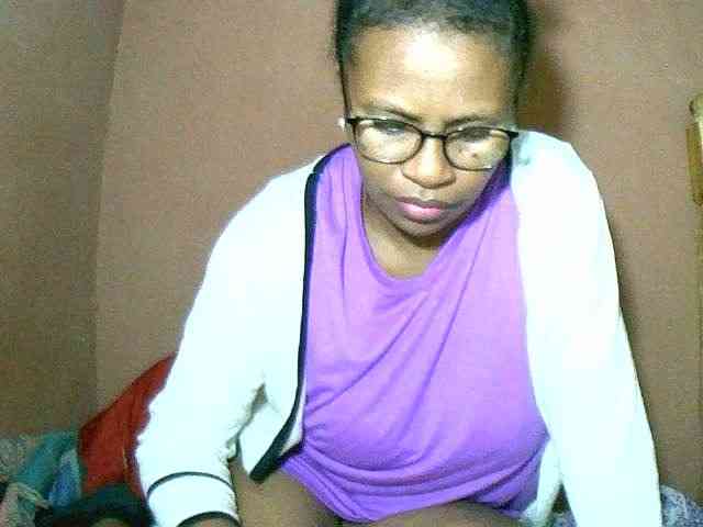 Nirinah2710 webcam