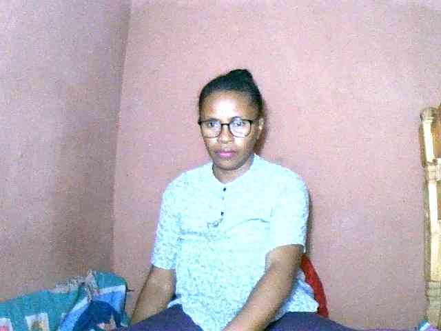 Nirinah2710 webcam