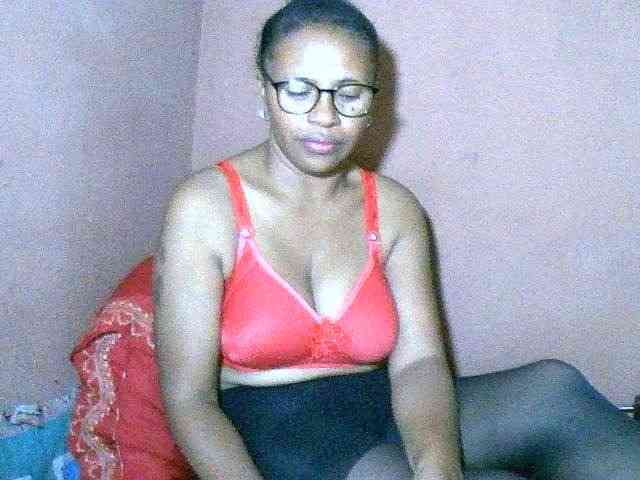Nirinah2710 webcam