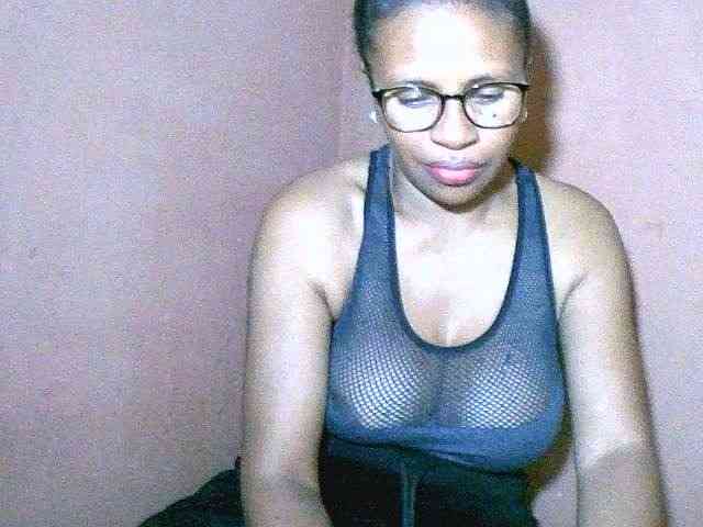 Nirinah2710 webcam