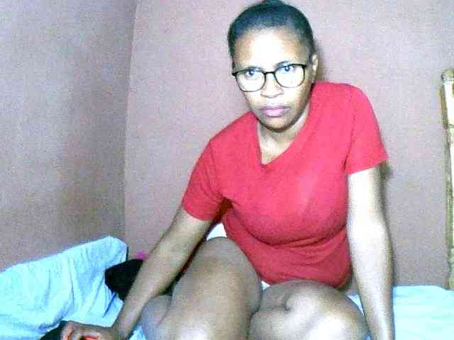Nirinah2710 webcam