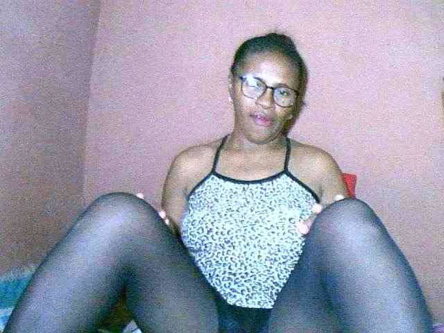 Nirinah2710 webcam