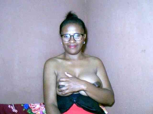 Nirinah2710 webcam