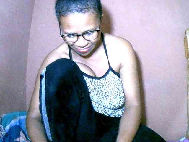 Nirinah2710 webcam